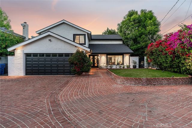 22955 Collins, Woodland Hills, CA 91367