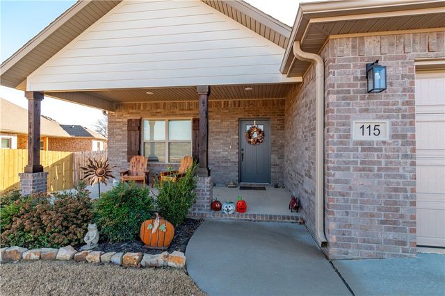 115 W Pitts Street, Farmington, AR 72730