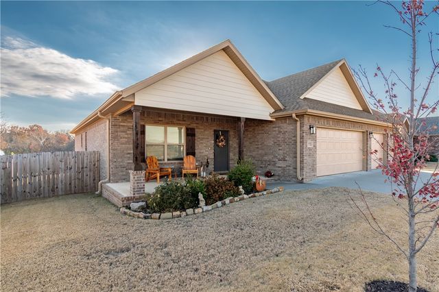 115 W Pitts Street, Farmington, AR 72730