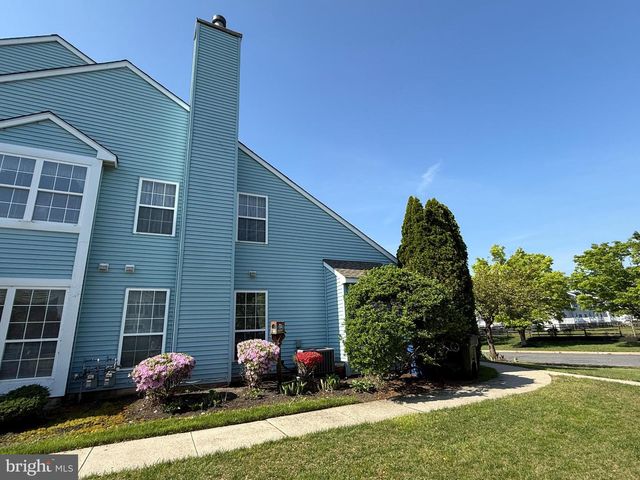 10 HARVEST DR, West Deptford, NJ 08086