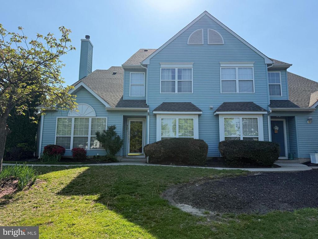10 HARVEST DR, West Deptford, NJ 08086
