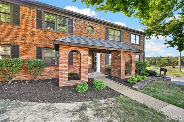 7923 Royal Arms Court 2, St Louis, MO 63123