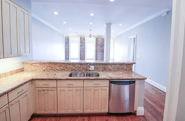 2207 Postoffice Street 208, Galveston, TX 77550