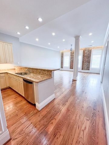 2207 Postoffice Street 208, Galveston, TX 77550