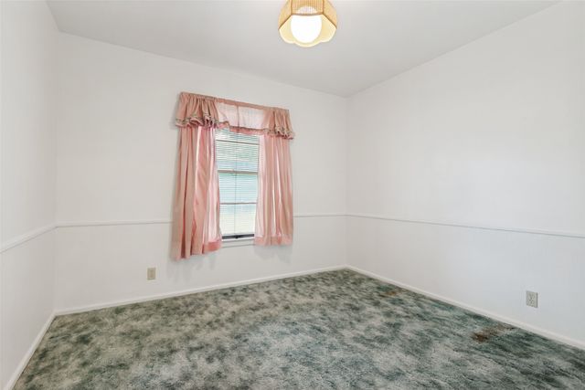 422 W Daugherty Drive, Garland, TX 75041