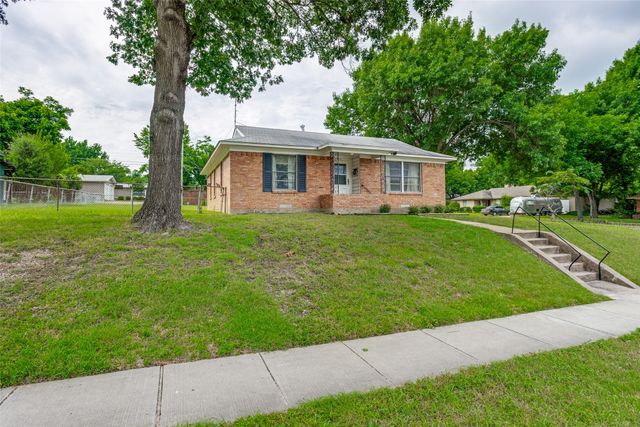 422 W Daugherty Drive, Garland, TX 75041