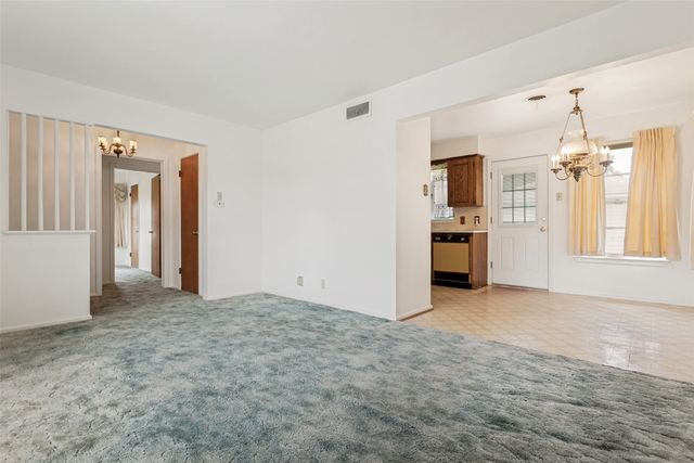 422 W Daugherty Drive, Garland, TX 75041