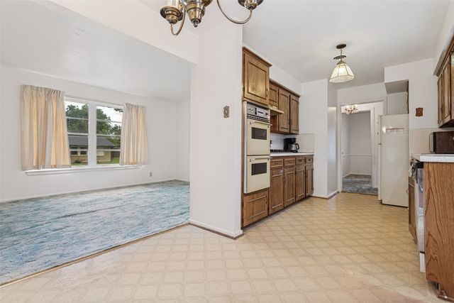 422 W Daugherty Drive, Garland, TX 75041