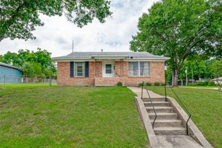 422 W Daugherty Drive, Garland, TX 75041