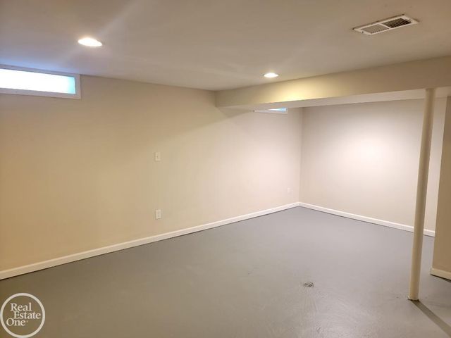 17118 Kingsbrooke Drive, Clinton Twp, MI 48038