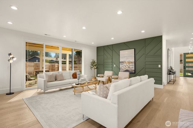 33214 33rd Avenue SW, Federal Way, WA 98023