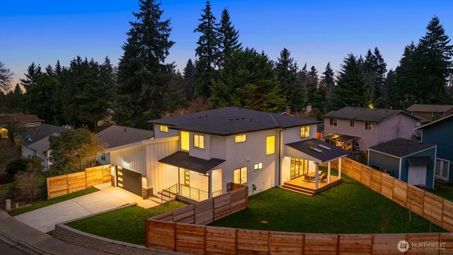 33214 33rd Avenue SW, Federal Way, WA 98023