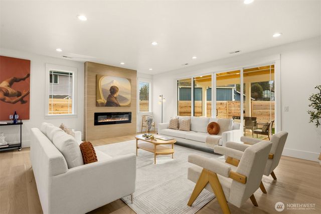 33214 33rd Avenue SW, Federal Way, WA 98023