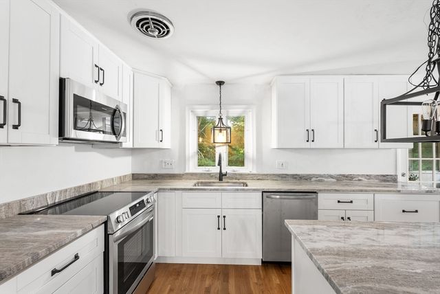 29 Devon Rd, Norwood, MA 02062