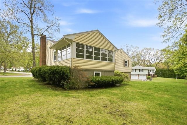 29 Devon Rd, Norwood, MA 02062