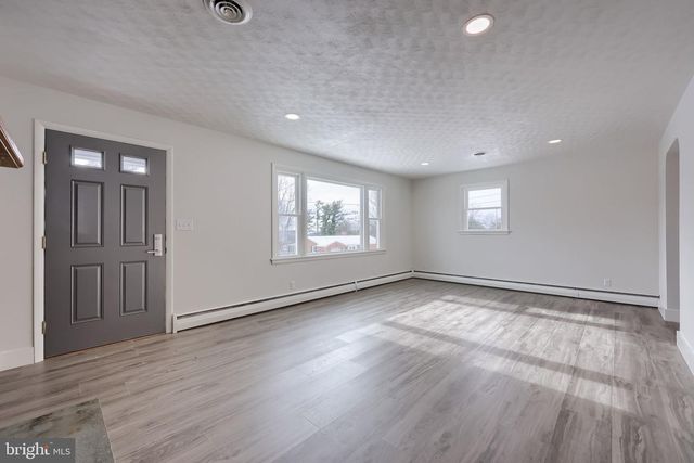 29 MERRIN RD, York, PA 17402