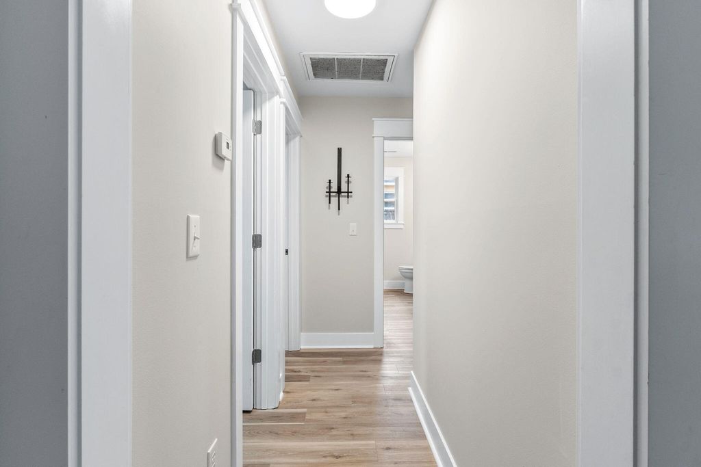 Image 16 of property listing at 106 Glebe Road, Summerville, SC 29485