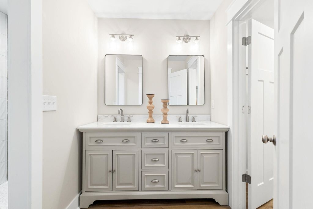 Image 19 of property listing at 106 Glebe Road, Summerville, SC 29485