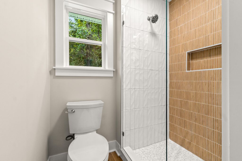 Image 21 of property listing at 106 Glebe Road, Summerville, SC 29485