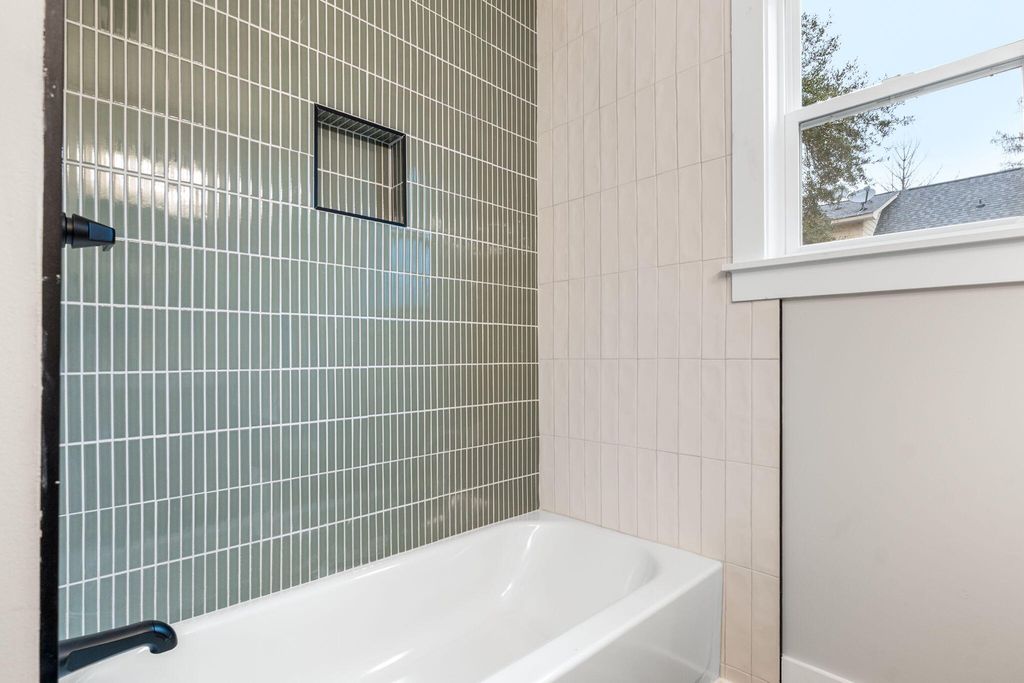 Image 26 of property listing at 106 Glebe Road, Summerville, SC 29485