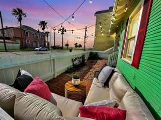 2413 34th Street, Galveston, TX 77550