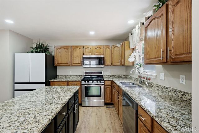305 Oak Top Court, Ballwin, MO 63021