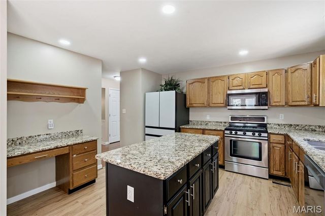 305 Oak Top Court, Ballwin, MO 63021