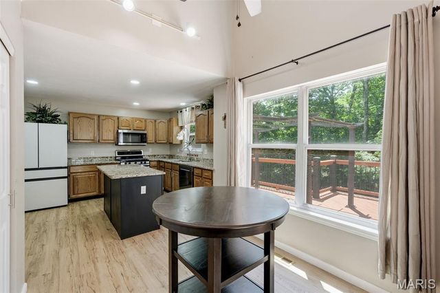 305 Oak Top Court, Ballwin, MO 63021