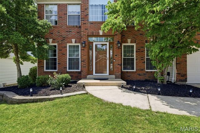 305 Oak Top Court, Ballwin, MO 63021