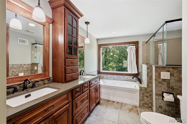 305 Oak Top Court, Ballwin, MO 63021