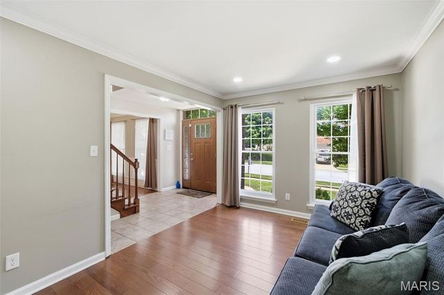 305 Oak Top Court, Ballwin, MO 63021