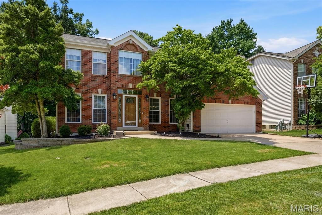 305 Oak Top Court, Ballwin, MO 63021