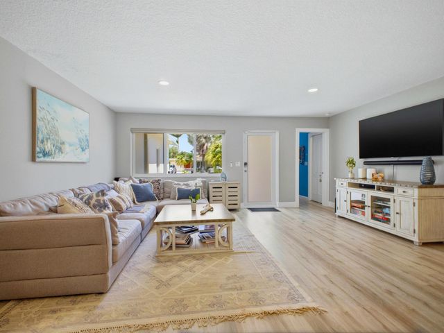 2020 NE 26th Street, Lighthouse Point, FL 33064