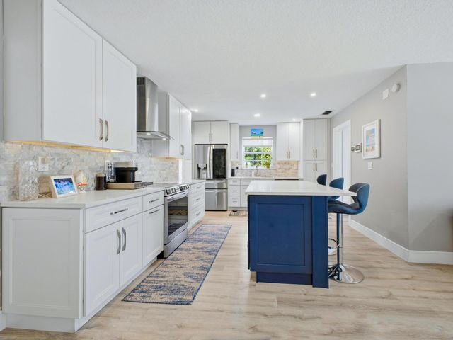 2020 NE 26th Street, Lighthouse Point, FL 33064