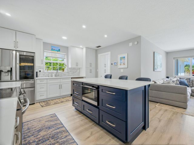 2020 NE 26th Street, Lighthouse Point, FL 33064