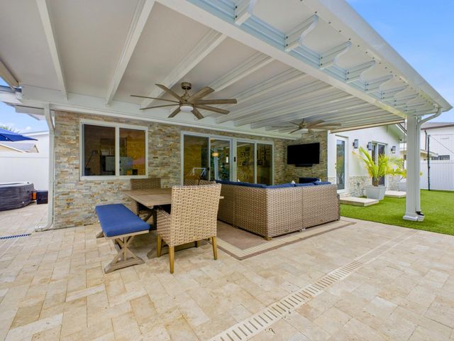 2020 NE 26th Street, Lighthouse Point, FL 33064