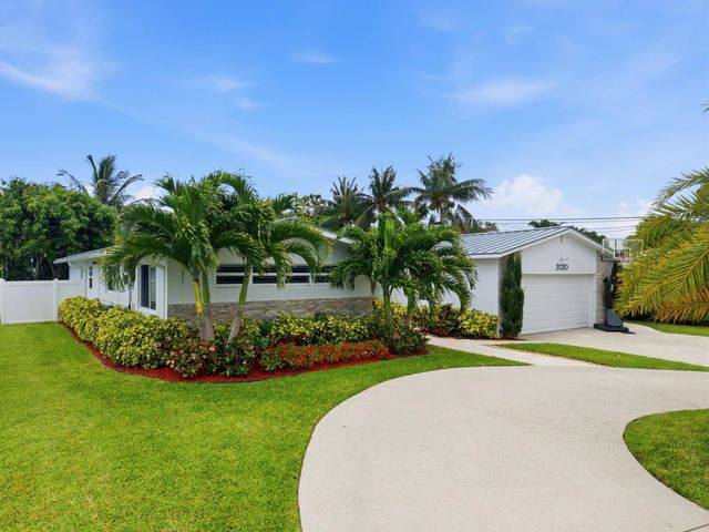 2020 NE 26th Street, Lighthouse Point, FL 33064
