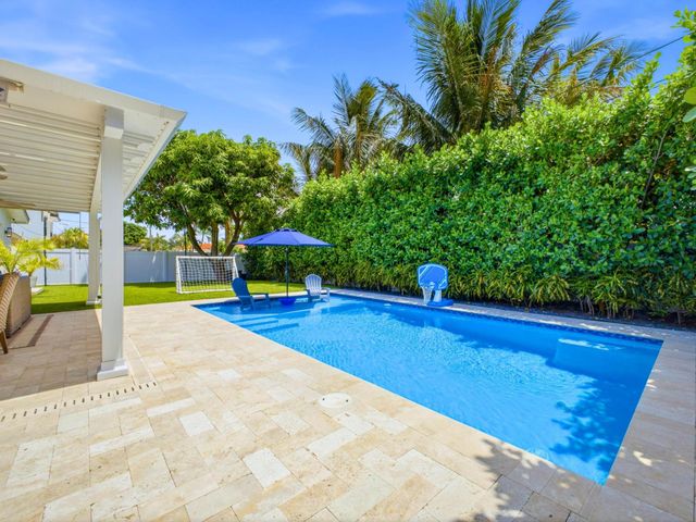 2020 NE 26th Street, Lighthouse Point, FL 33064