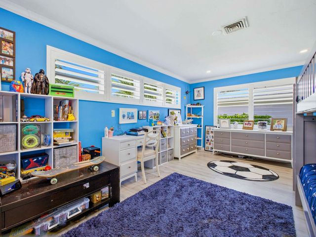 2020 NE 26th Street, Lighthouse Point, FL 33064