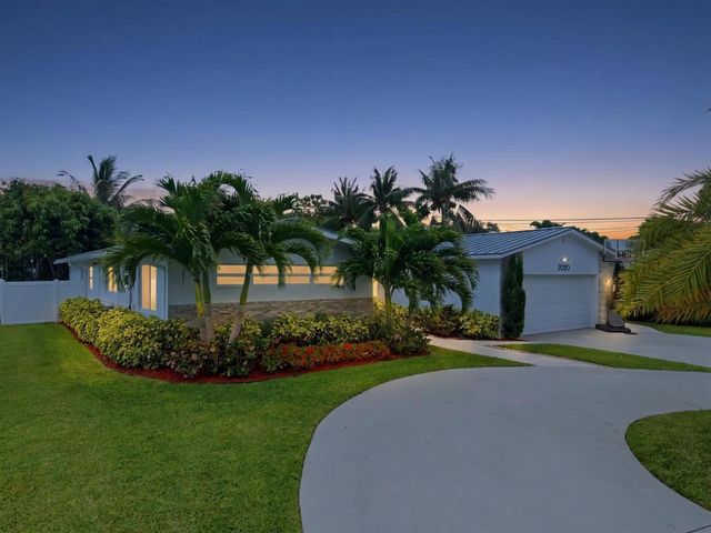 2020 NE 26th Street, Lighthouse Point, FL 33064