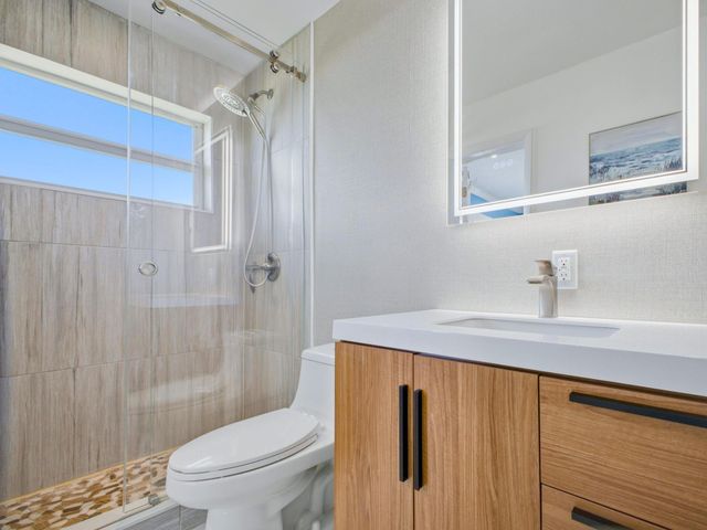 2020 NE 26th Street, Lighthouse Point, FL 33064
