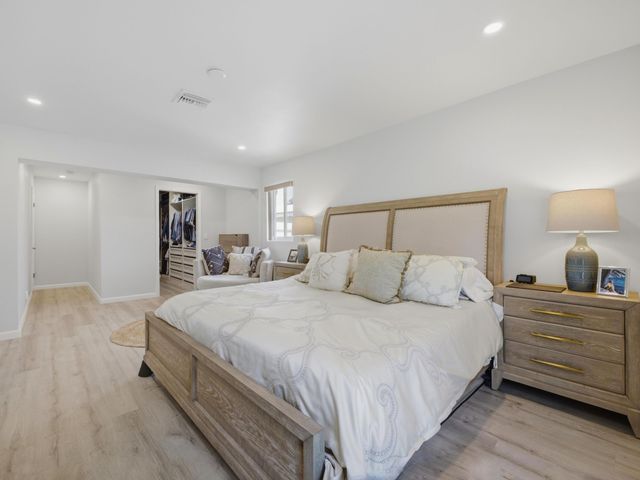 2020 NE 26th Street, Lighthouse Point, FL 33064
