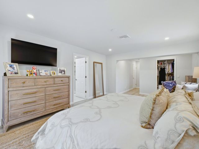 2020 NE 26th Street, Lighthouse Point, FL 33064