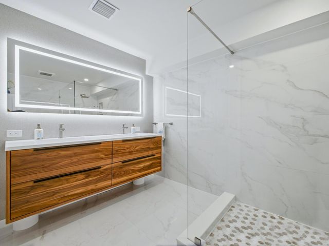 2020 NE 26th Street, Lighthouse Point, FL 33064