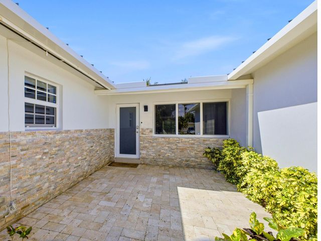 2020 NE 26th Street, Lighthouse Point, FL 33064