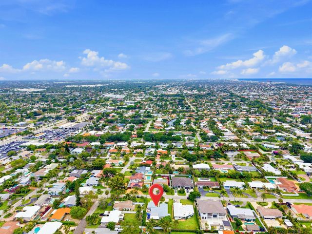 2020 NE 26th Street, Lighthouse Point, FL 33064