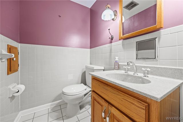 84 Annette Drive, West Seneca, NY 14224