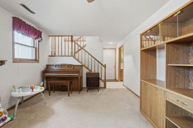 6010 N Hancock Avenue, Davenport, IA 52806