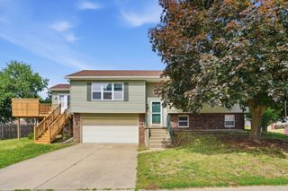 6010 N Hancock Avenue, Davenport, IA 52806