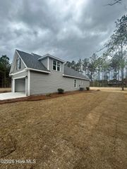 1560 W Malpass Corner Road, Burgaw, NC 28425